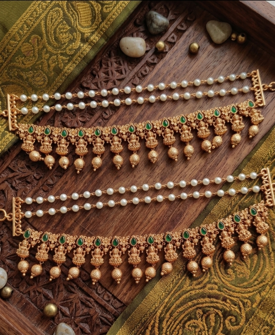 Pearl Emerald Premium Ear Chains