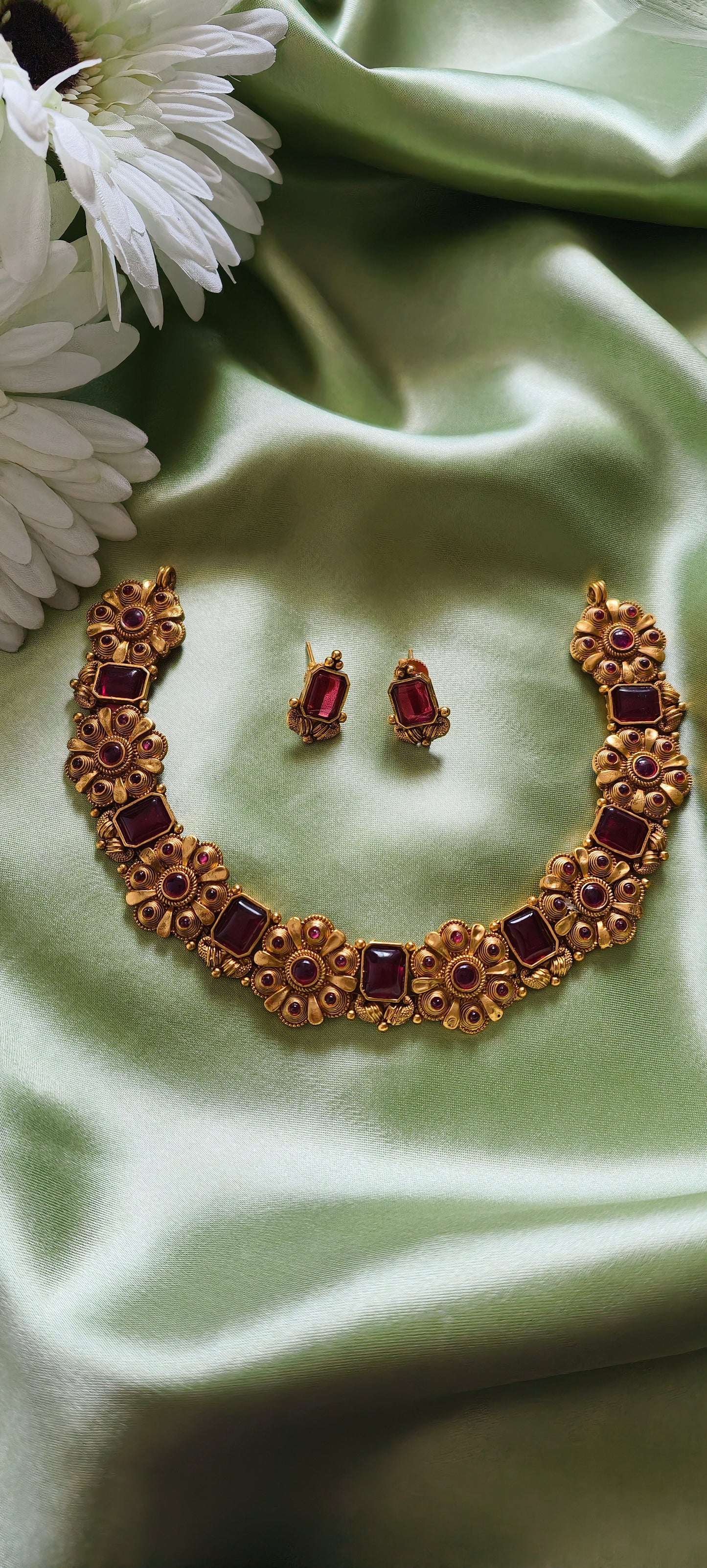Dhamini Kemp Necklace Set
