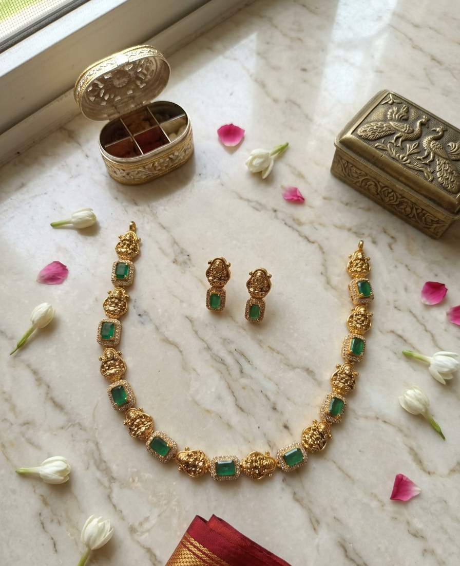 Nagas Stone Necklace