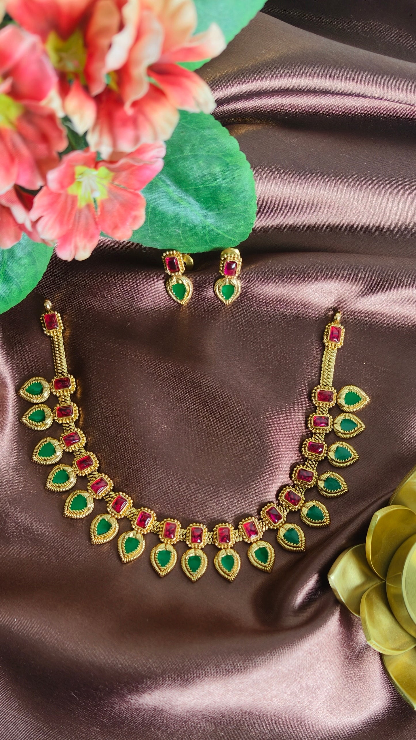 Varnam Necklace Set