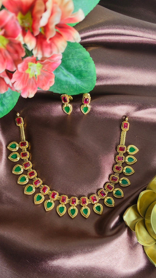 Varnam Necklace Set