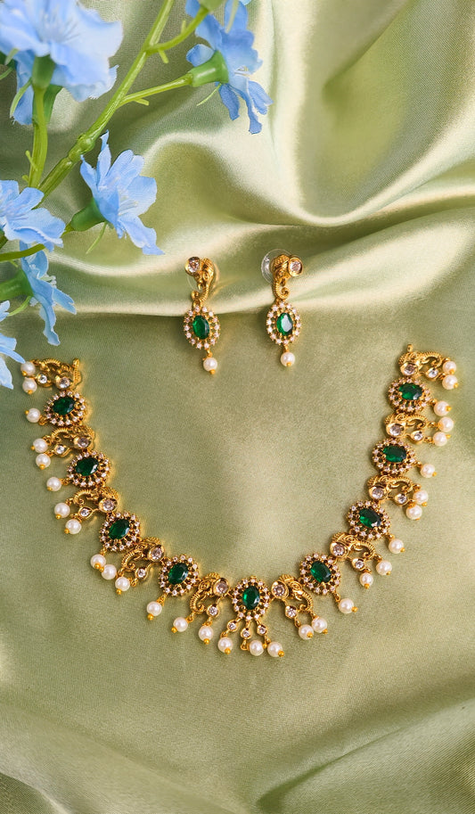 Daisy Stone Necklace Set