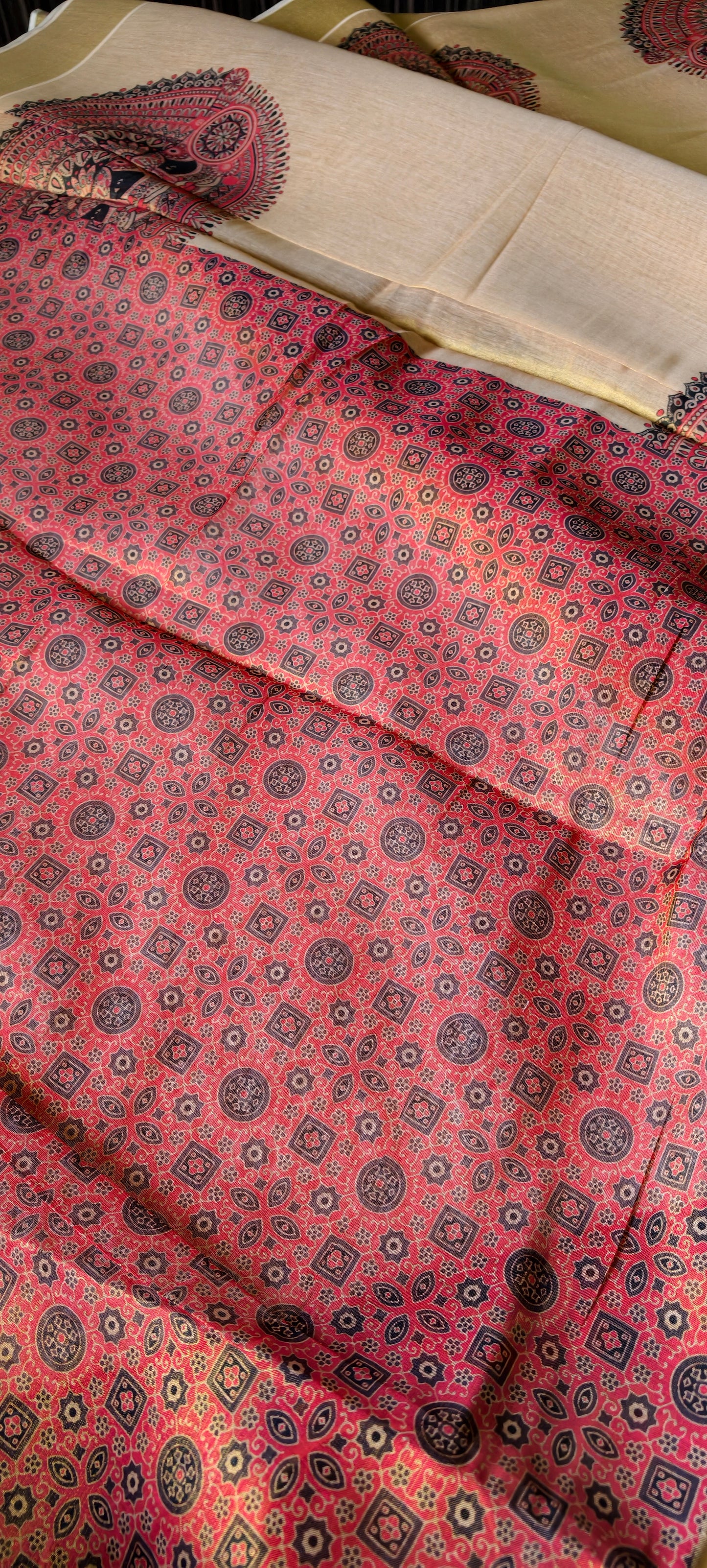 Theyyam Gold Tissue Handloom Saree