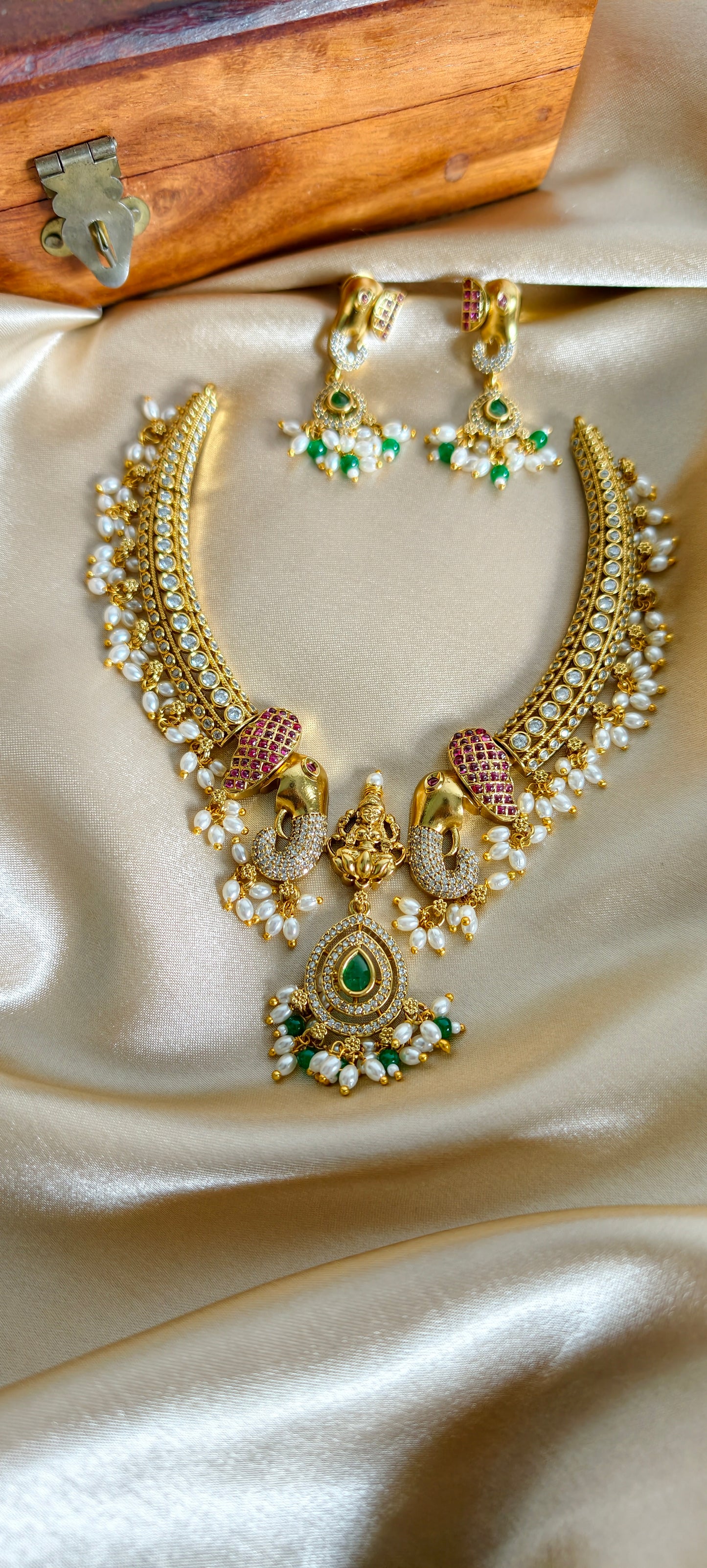Kalindi Premium Quality Necklace Set